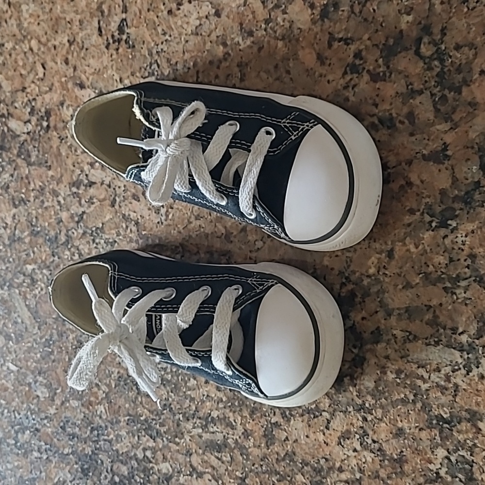 Kids converse sneakers